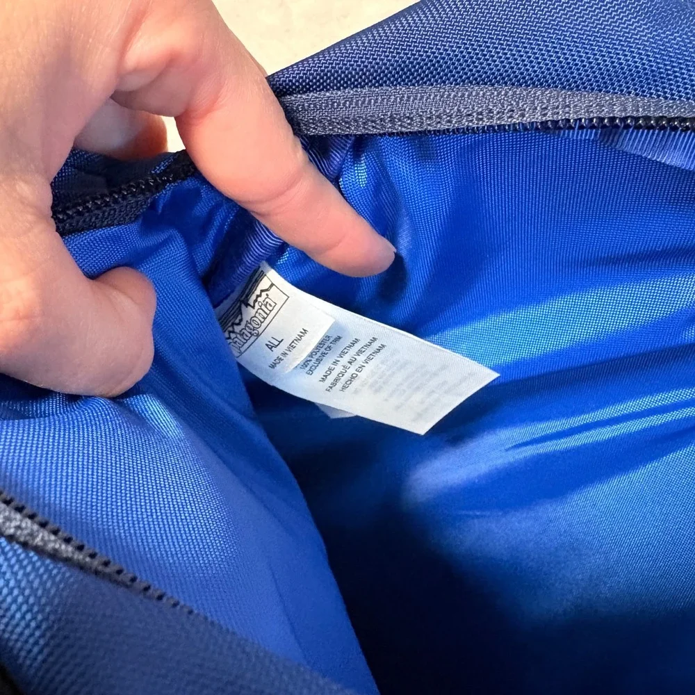 Patagonia Outdoors Chacabuco 30L Backpack Unisex Blue size 30L Bungee Cord